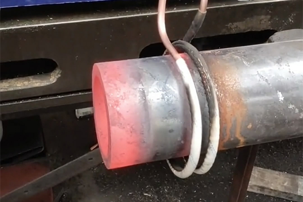 钢管加热退火用感应加热设备只要10秒即可烧红