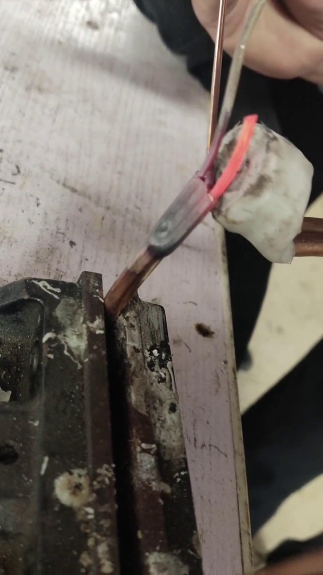 手持式高频焊机对铜管钎焊-高频焊接机-毛细管焊接