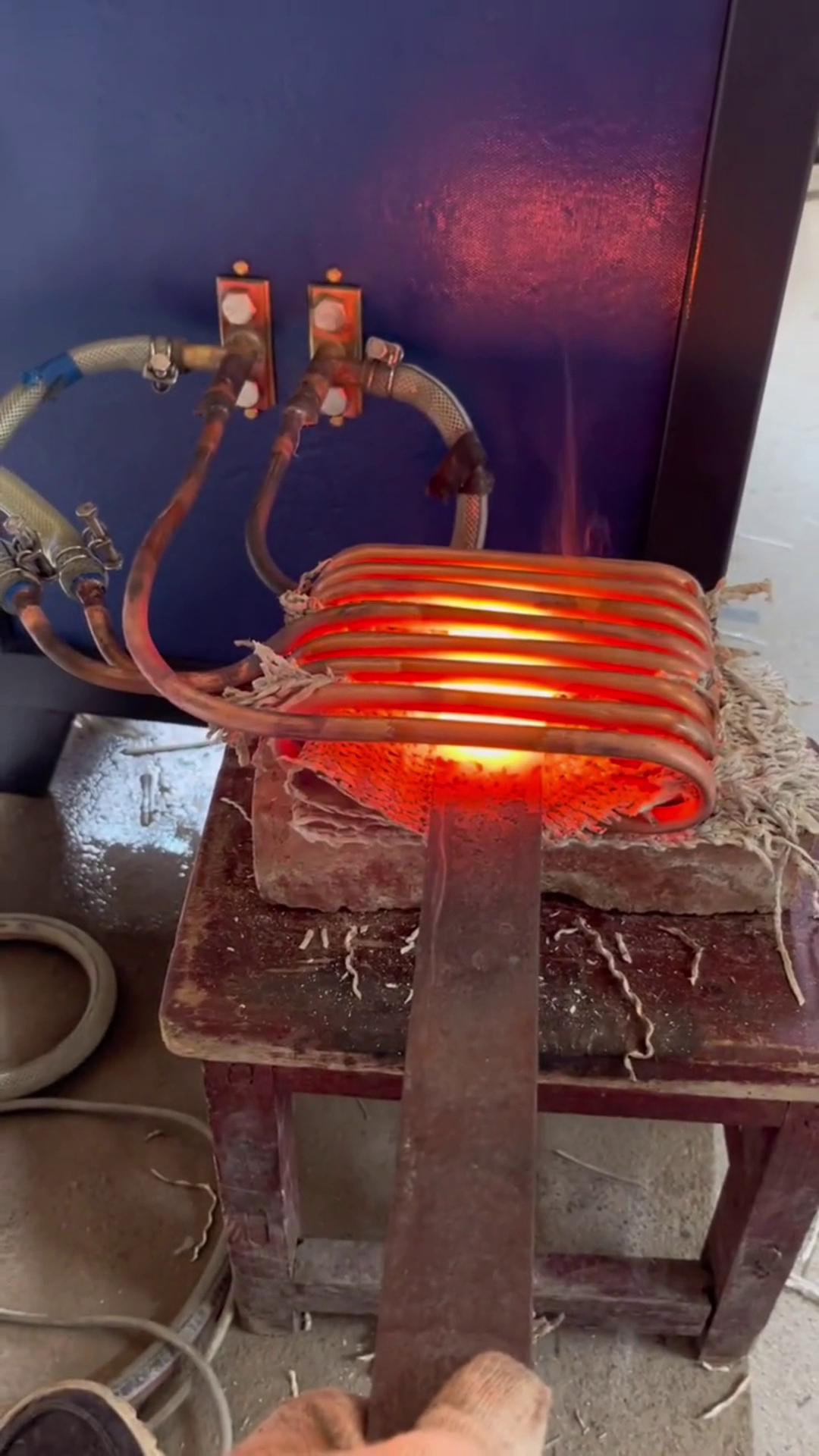 中频感应加热设备-中频加热炉-铁匠打铁神器-钢板加热锻打热处理