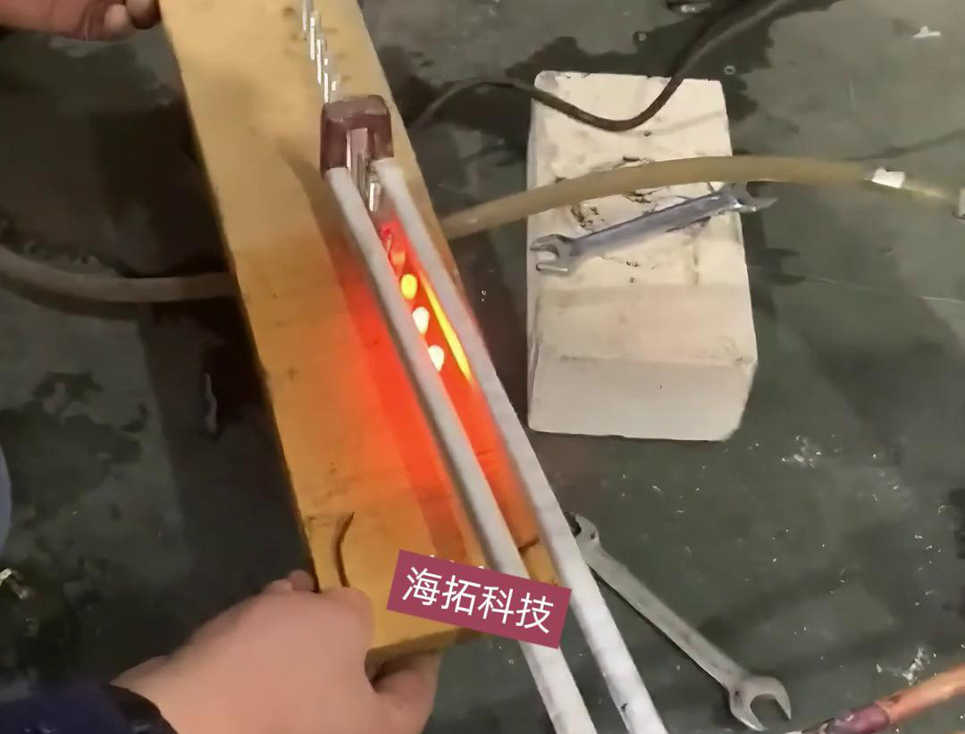 6mm端头在线退火，采用高频加热机配合自动输送带实现均匀加热退火