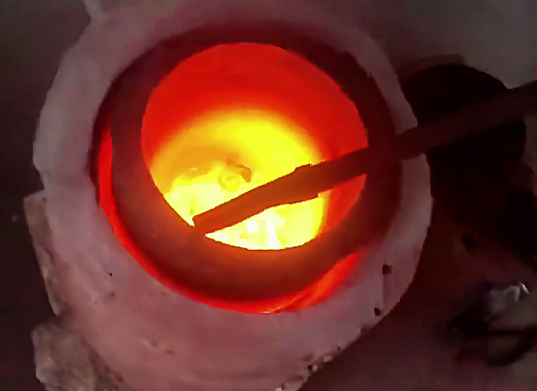 小批量熔炼神器！海拓简易式中频熔炼炉省心适配全场景