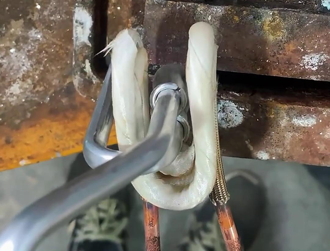 铝管焊接用什么焊机呢?手持式高频焊机是不错的选择