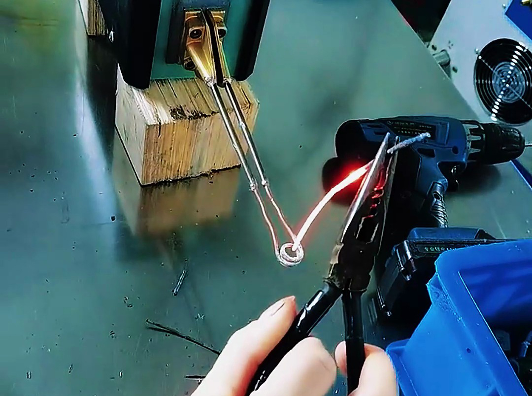 针对铁丝退火需求超高频加热设备