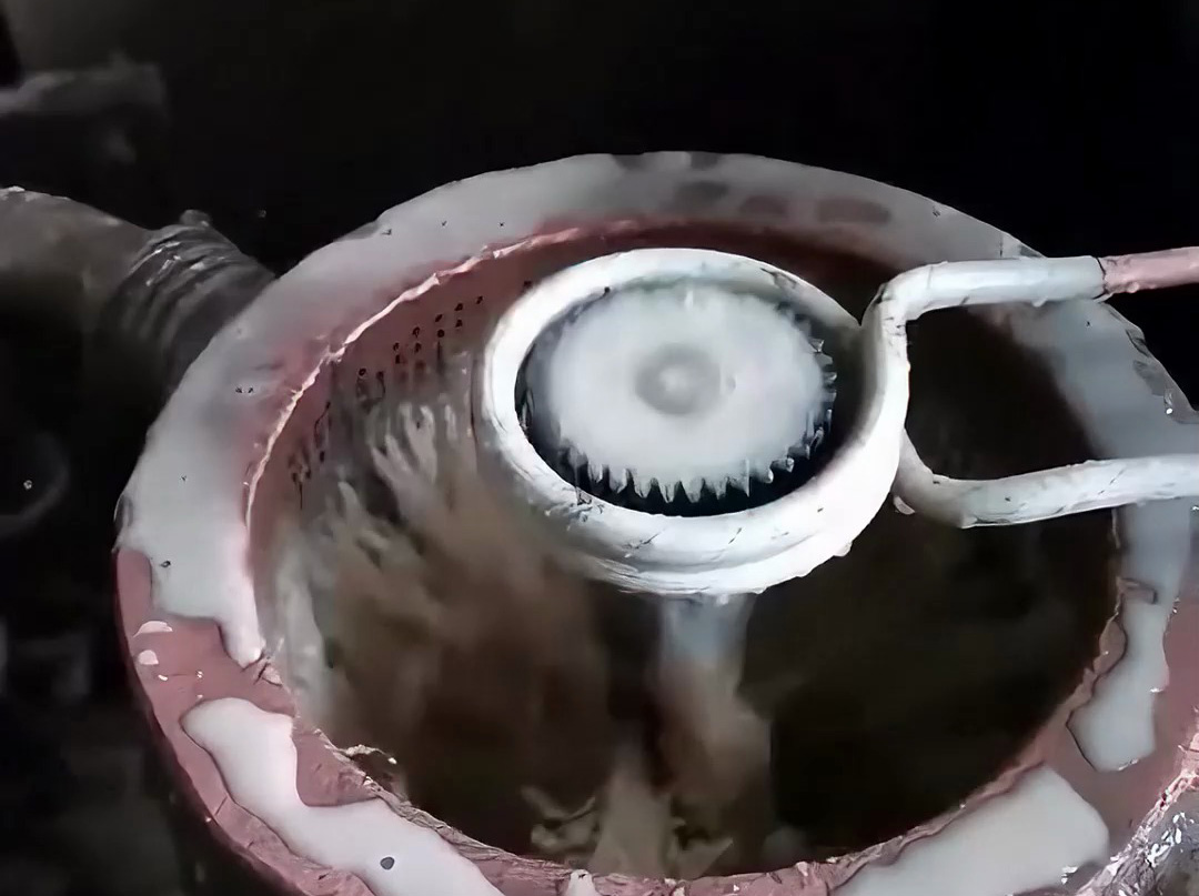 半自动高频齿轮淬火工艺，操作简单效率高！